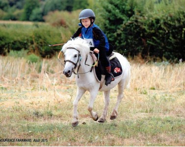Découverte du poney sur le principe des bébés nageurs !