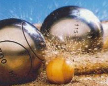Concours de pétanque en doublette en semi-nocturne